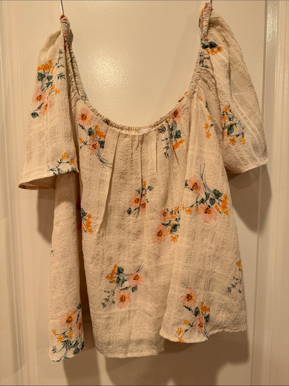 Melrose and Market Cream Floral Scoop-Neck Blouse with short Sleeves